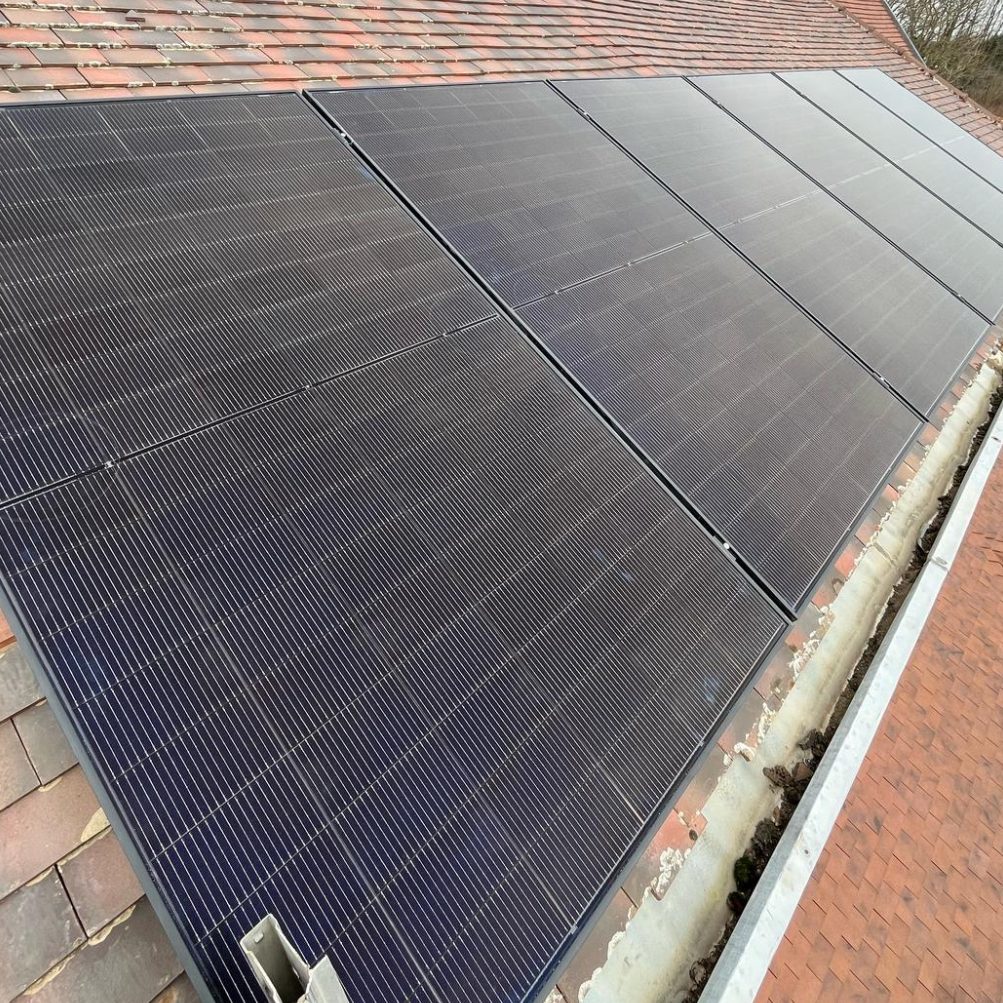 APJ Solar, votre installateur de confiance à dijon pour la pose de vos panneaux solaires Des panneaux solaires